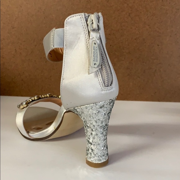 Badgley Mischka Kids Shoes - Kids Size 4 - Picture 5 of 5